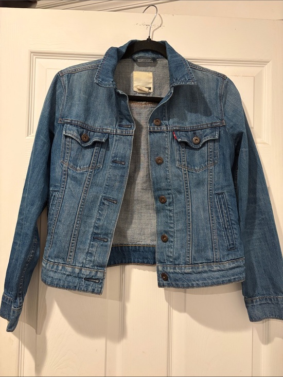 Levi's Jackets & Blazers - Levi's Light Blue Denim Trucker Jacket